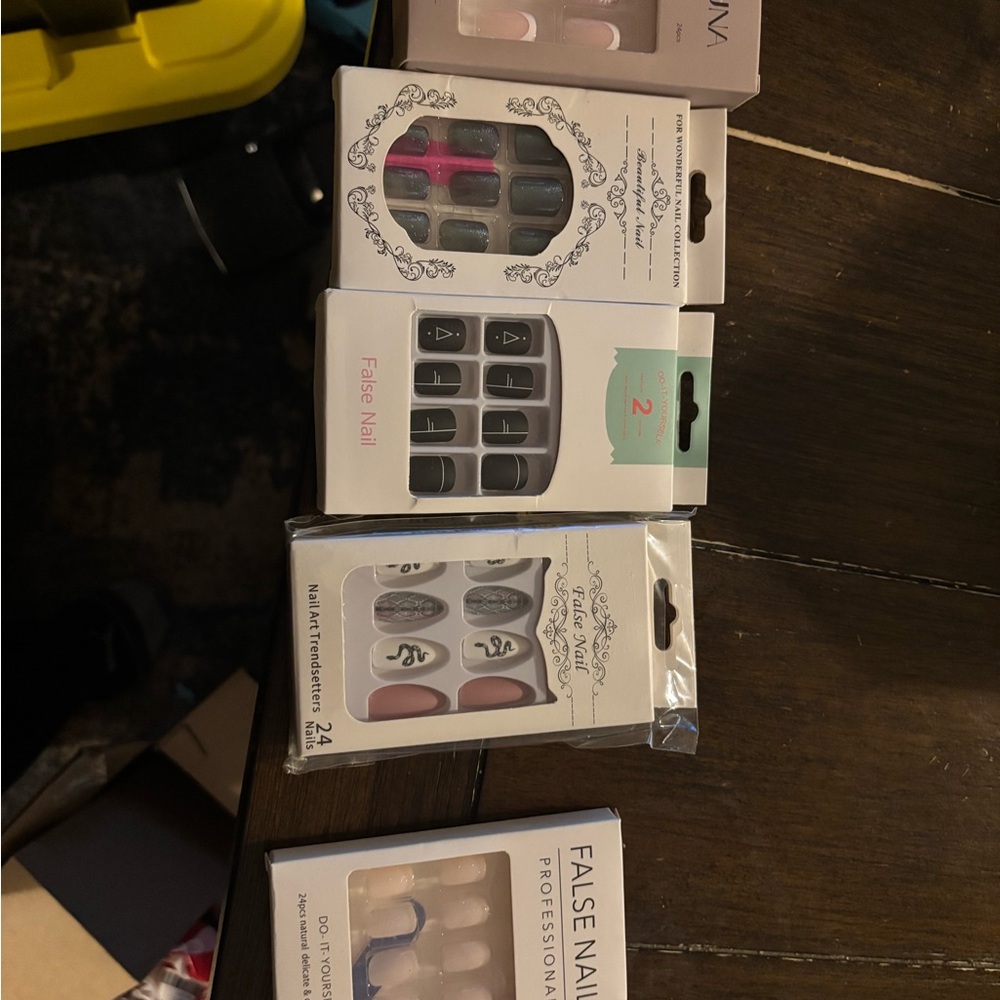 Mystery Nail Box - Picture 5 of 5